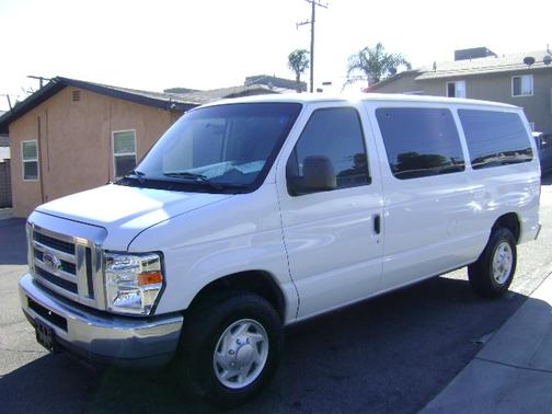 2008 Ford E350 Super Duty XLT Wagon