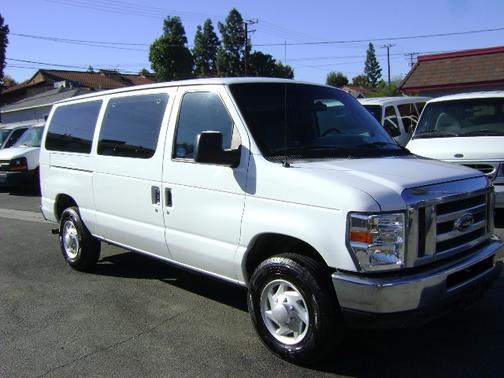 2008 Ford E350 Super Duty XLT Wagon
