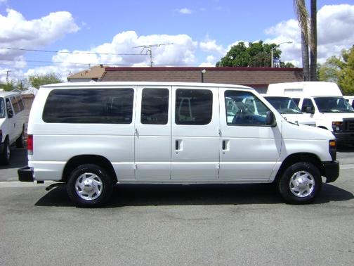 WHITE 2008 Ford E150 XL Wagon