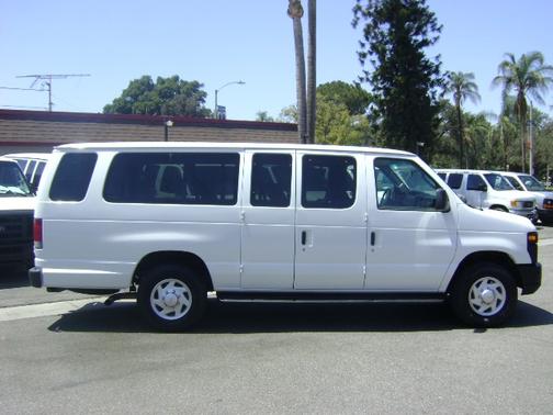 White 2009 Ford E350 Super Duty XL Extended Wagon