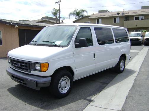 White 2004 Ford E150 XL Wagon