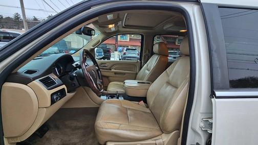 White 2011 Cadillac Escalade ESV Base