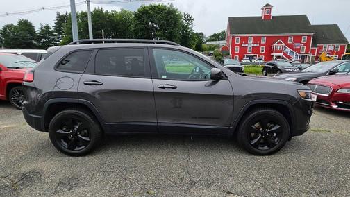 Gray 2019 Jeep Cherokee Altitude
