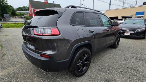 Gray 2019 Jeep Cherokee Altitude