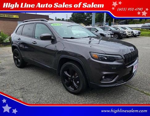 Gray 2019 Jeep Cherokee Altitude