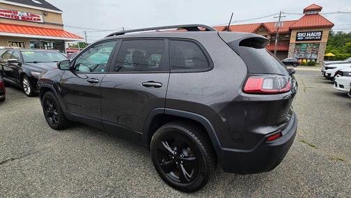 Gray 2019 Jeep Cherokee Altitude