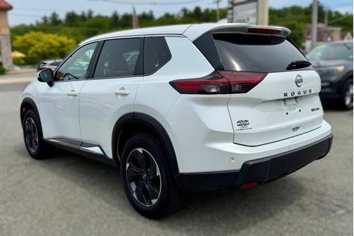 White 2024 Nissan Rogue SV