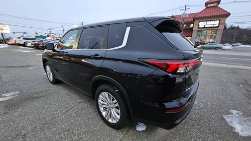2024 Mitsubishi Outlander ES 2.5 S-AWC