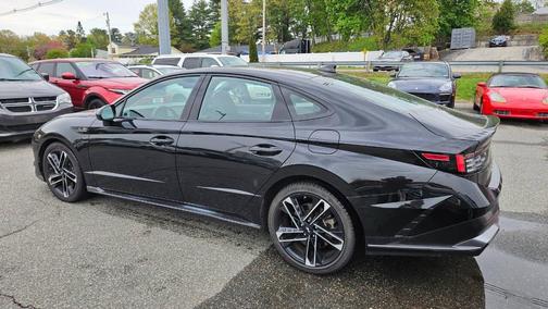 Black 2024 Hyundai SONATA SE