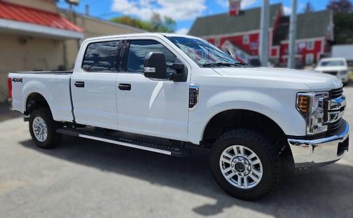 White 2019 Ford F-250 XLT