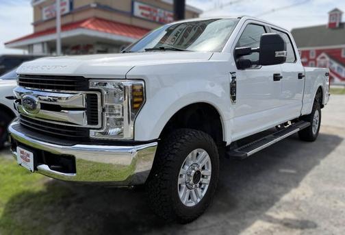 White 2019 Ford F-250 XLT