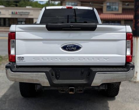 White 2019 Ford F-250 XLT