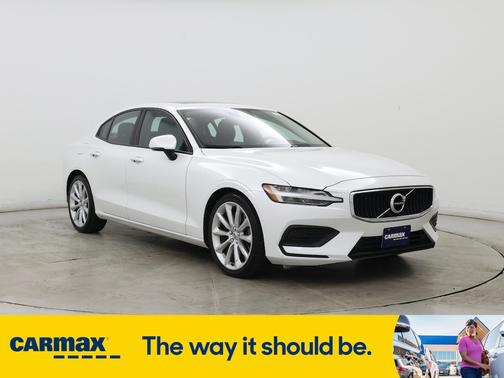 2020 Volvo S60 T6 Momentum