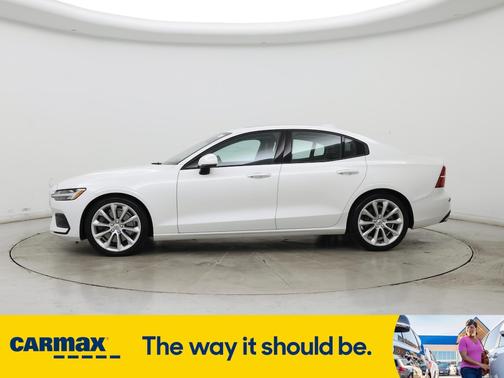 2020 Volvo S60 T6 Momentum