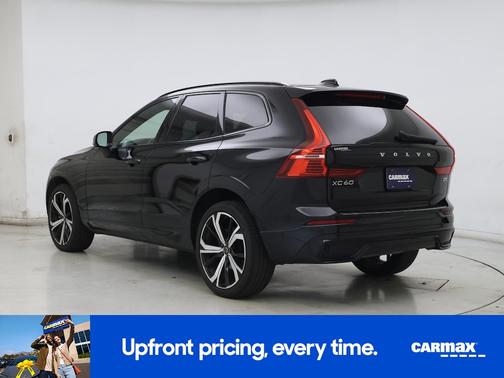 2023 Volvo XC60 B5 Ultimate Dark Theme