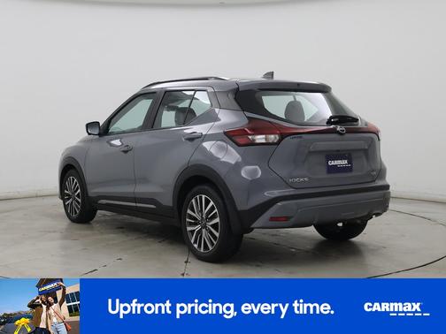 Gray 2023 Nissan Kicks SR