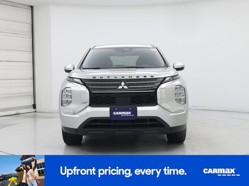 Silver 2022 Mitsubishi Outlander ES