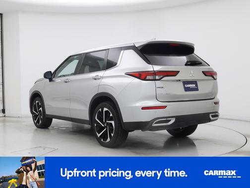 Silver 2022 Mitsubishi Outlander ES