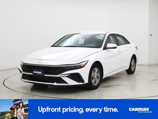 2024 Hyundai ELANTRA SE