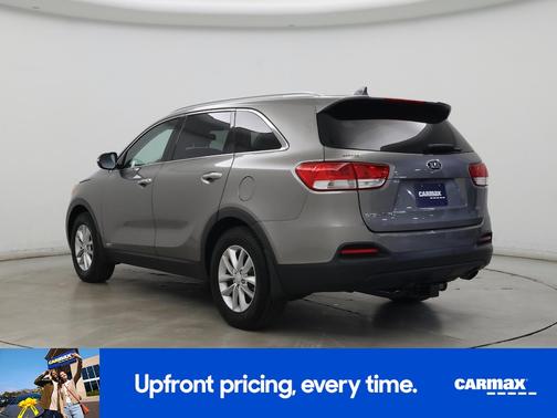 Gray 2018 Kia Sorento LX
