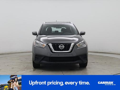 Gray 2018 Nissan Kicks SV