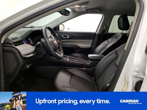 White 2022 Jeep Compass Latitude