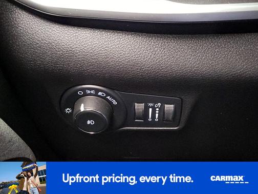 White 2022 Jeep Compass Latitude