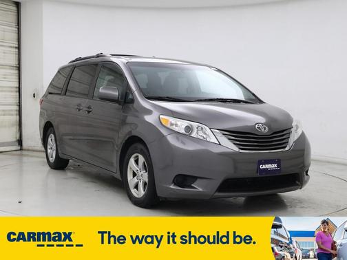 2017 Toyota Sienna LE