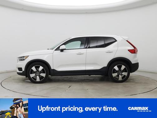 2019 Volvo XC40 T5 Momentum