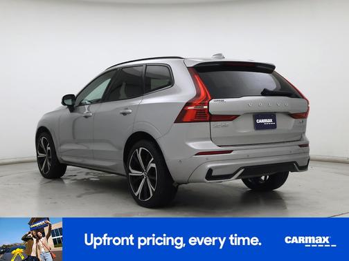 2023 Volvo XC60 B5 Ultimate Dark Theme