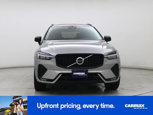 2023 Volvo XC60 B5 Ultimate Dark Theme