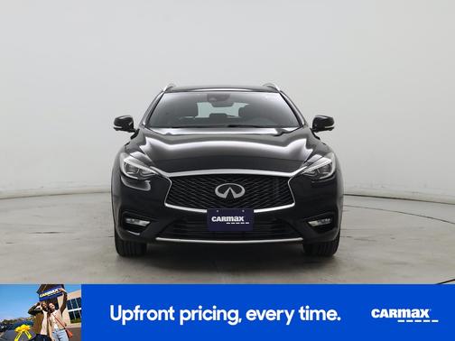 2017 INFINITI QX30 Premium