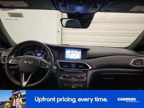 2017 INFINITI QX30 Premium