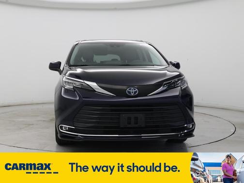 2022 Toyota Sienna XLE