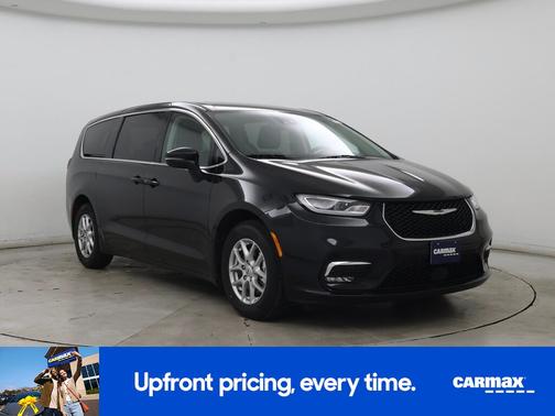 Black 2023 Chrysler Pacifica Touring L