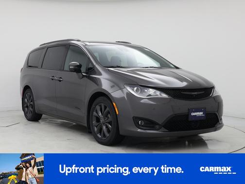 Gray 2019 Chrysler Pacifica Limited