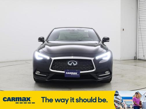 2017 INFINITI Q60 Sport