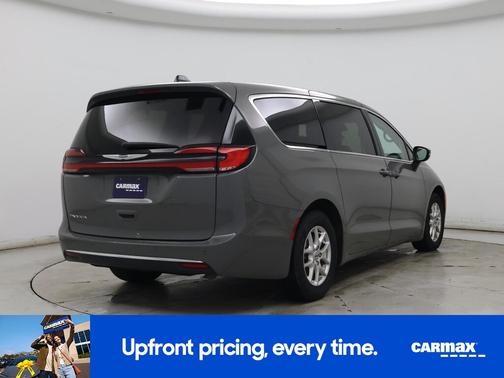 Gray 2023 Chrysler Pacifica Touring L