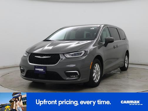 Gray 2023 Chrysler Pacifica Touring L