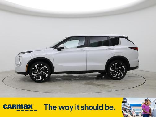 2023 Mitsubishi Outlander SE