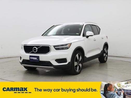 2019 Volvo XC40 T5 Momentum