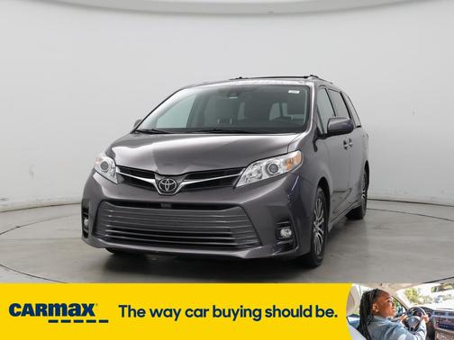 2018 Toyota Sienna XLE