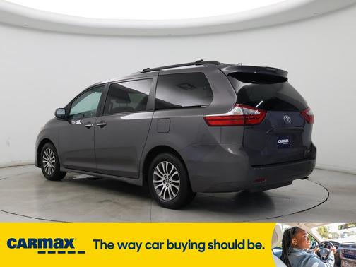 2018 Toyota Sienna XLE
