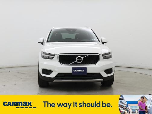 2020 Volvo XC40 T5 Momentum