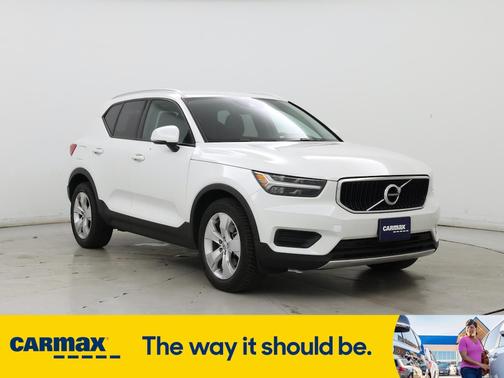 2020 Volvo XC40 T5 Momentum