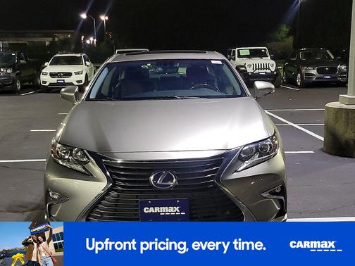 2016 Lexus ES 300h 