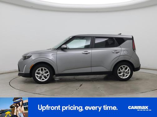Gray 2025 Kia Soul LX