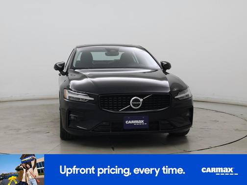 Black 2024 Volvo S60 B5 Plus Dark Theme