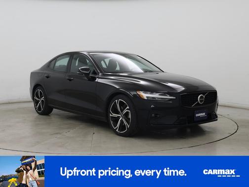 Black 2024 Volvo S60 B5 Plus Dark Theme