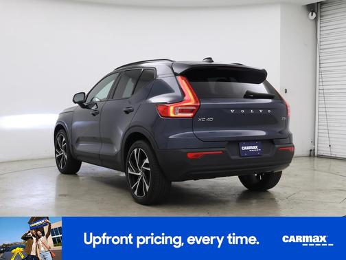 2022 Volvo XC40 T5 R-Design